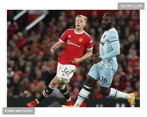 柏林联合斯卡克单前锋孤立无援 前场接应点不足难以推进